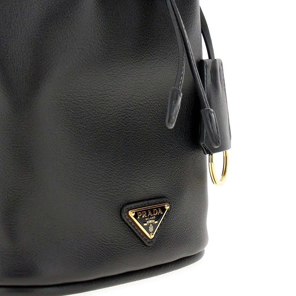 Mini borsa a secchiello in pelle
