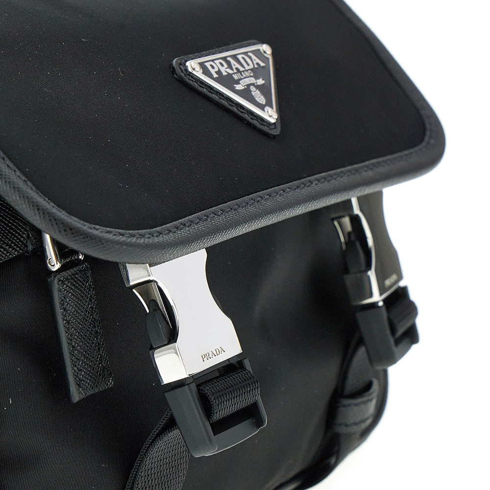 Borsa a tracolla in Re-Nylon e pelle Saffiano