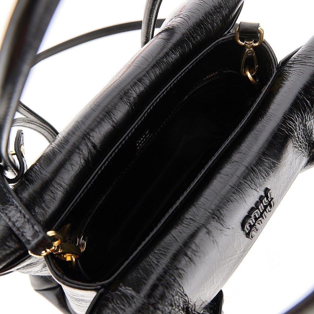 Leather handbag with cracked effect