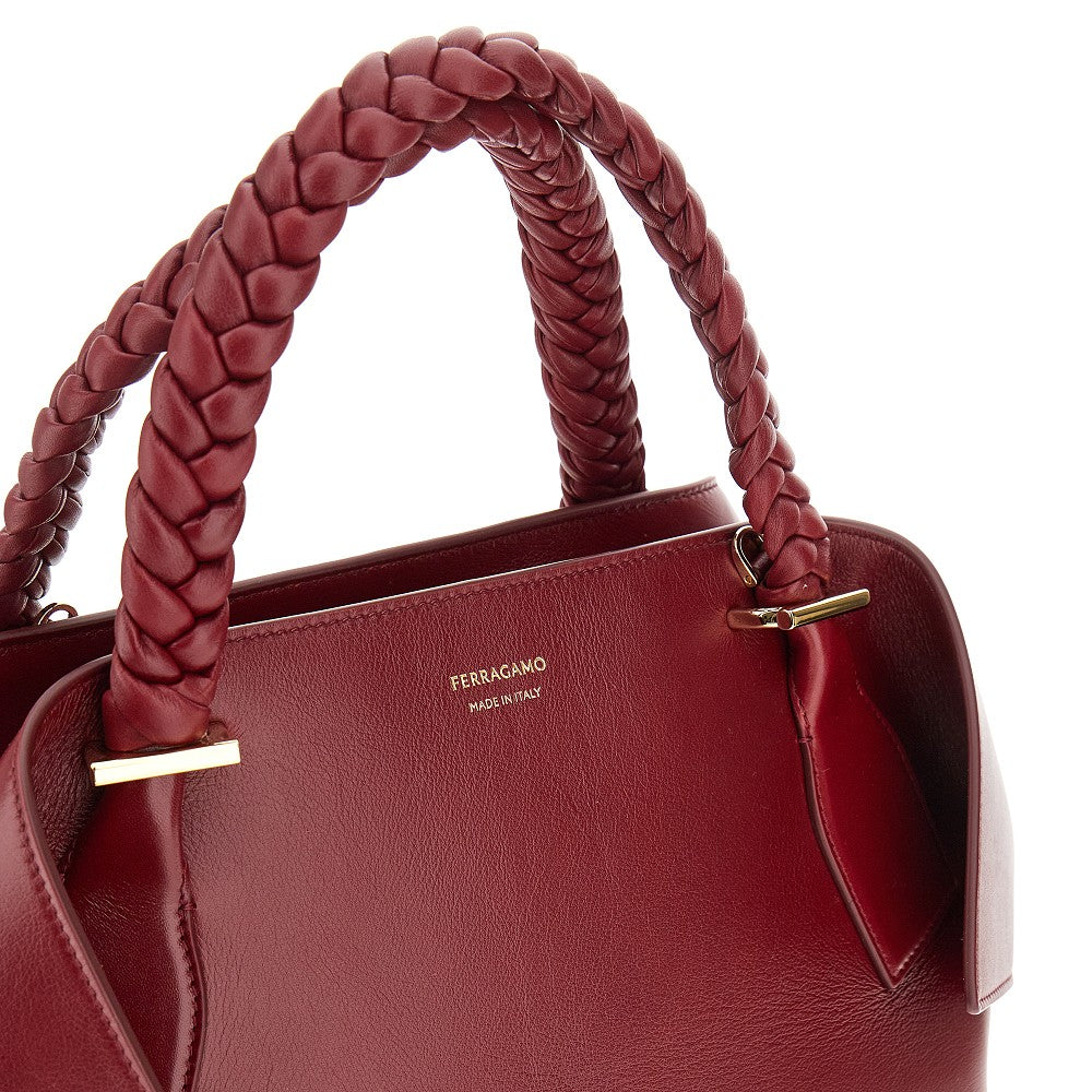 Borsa media in pelle con angoli ripiegati