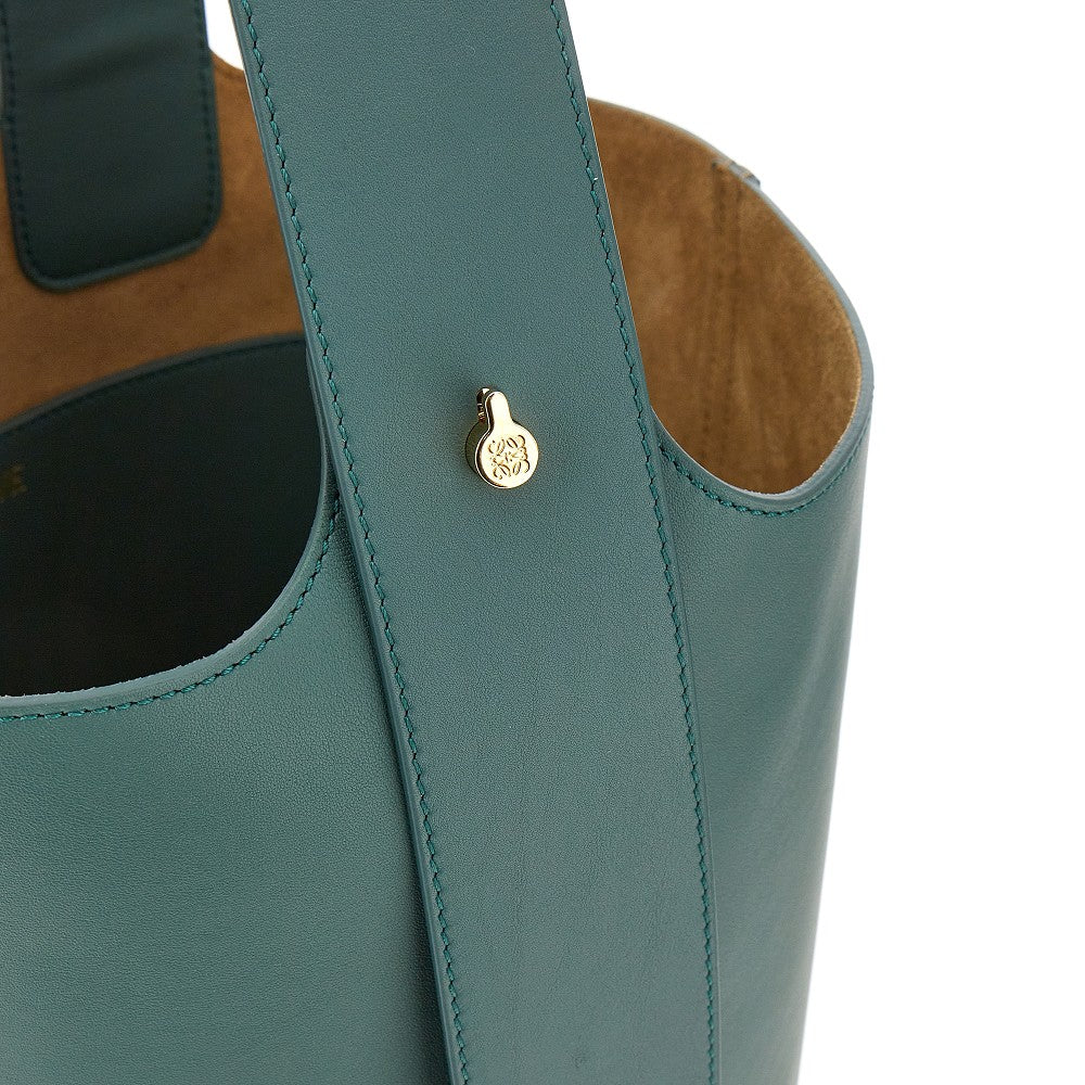 Borsa Pebble Bucket media in pelle