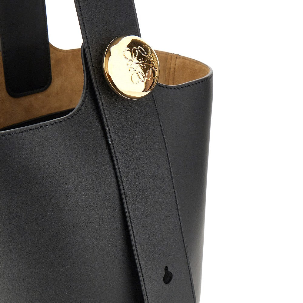 Borsa Pebble Bucket media in pelle