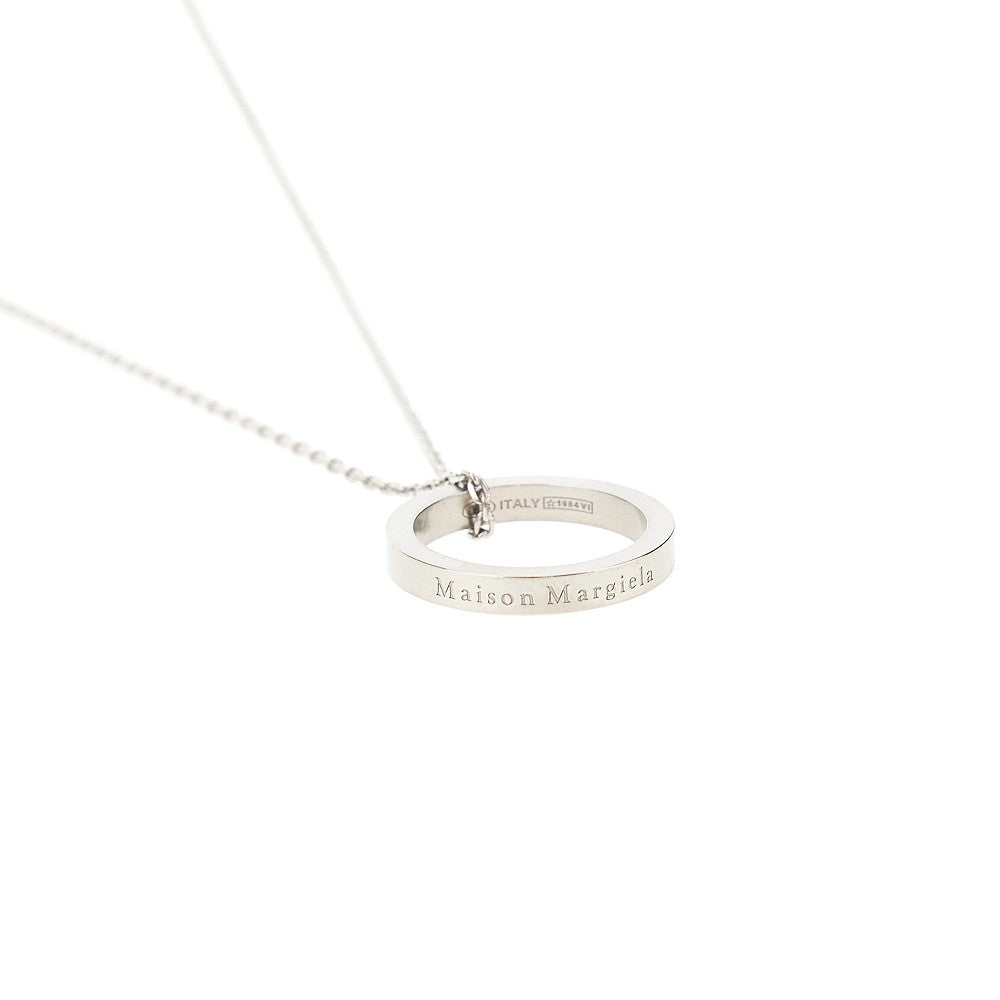 Collana con pendente anello