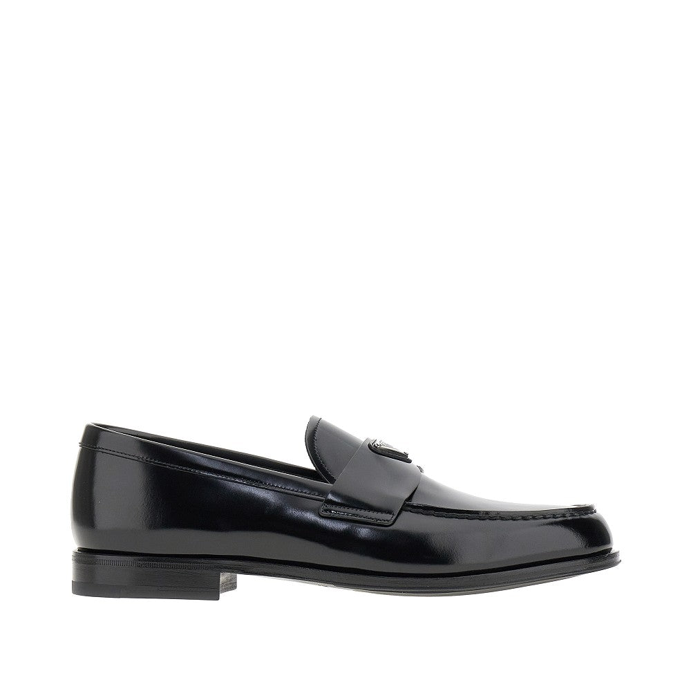 Brushed leather loafers with logo