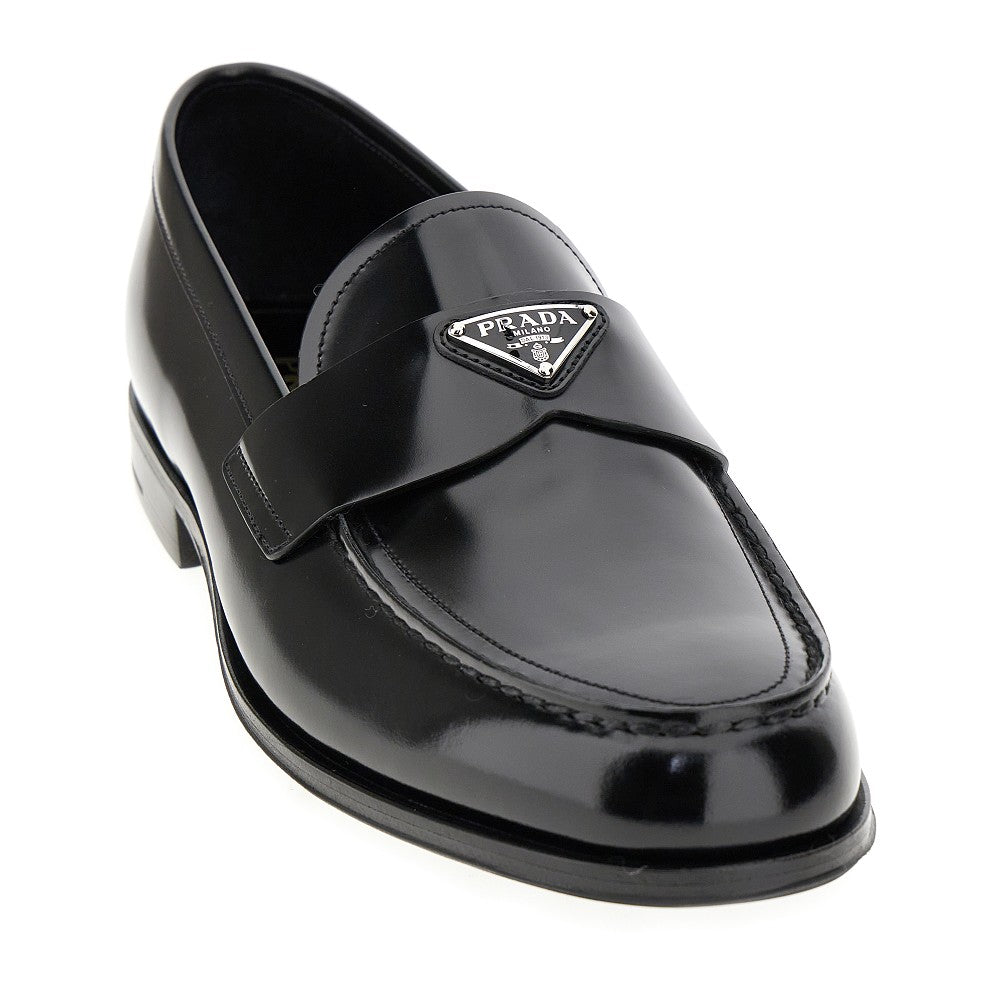 Brushed leather loafers with logo