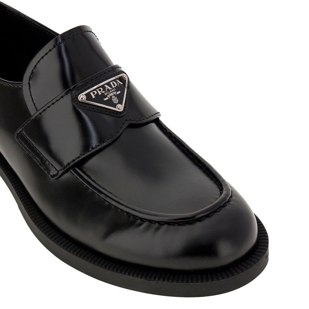 Spazzolato leather loafers with logo