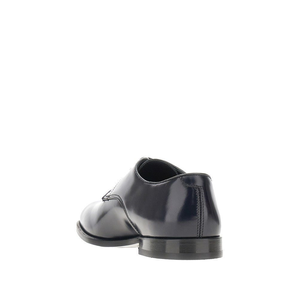 Brushed leather laced shoes