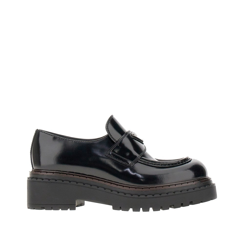 Spazzolato leather loafers with logo