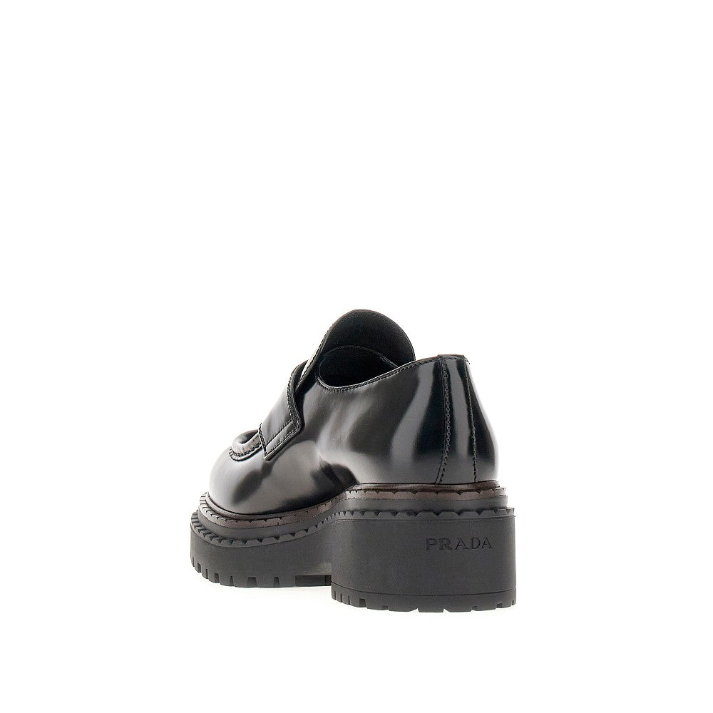 Spazzolato leather loafers with logo