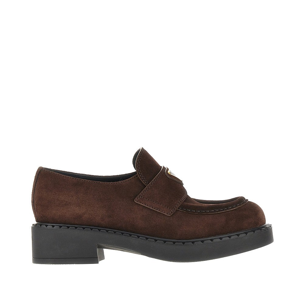 Mocassini in suede con logo triangolo
