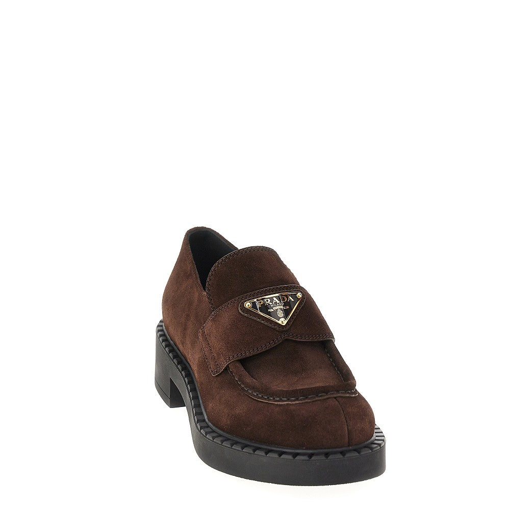 Mocassini in suede con logo triangolo