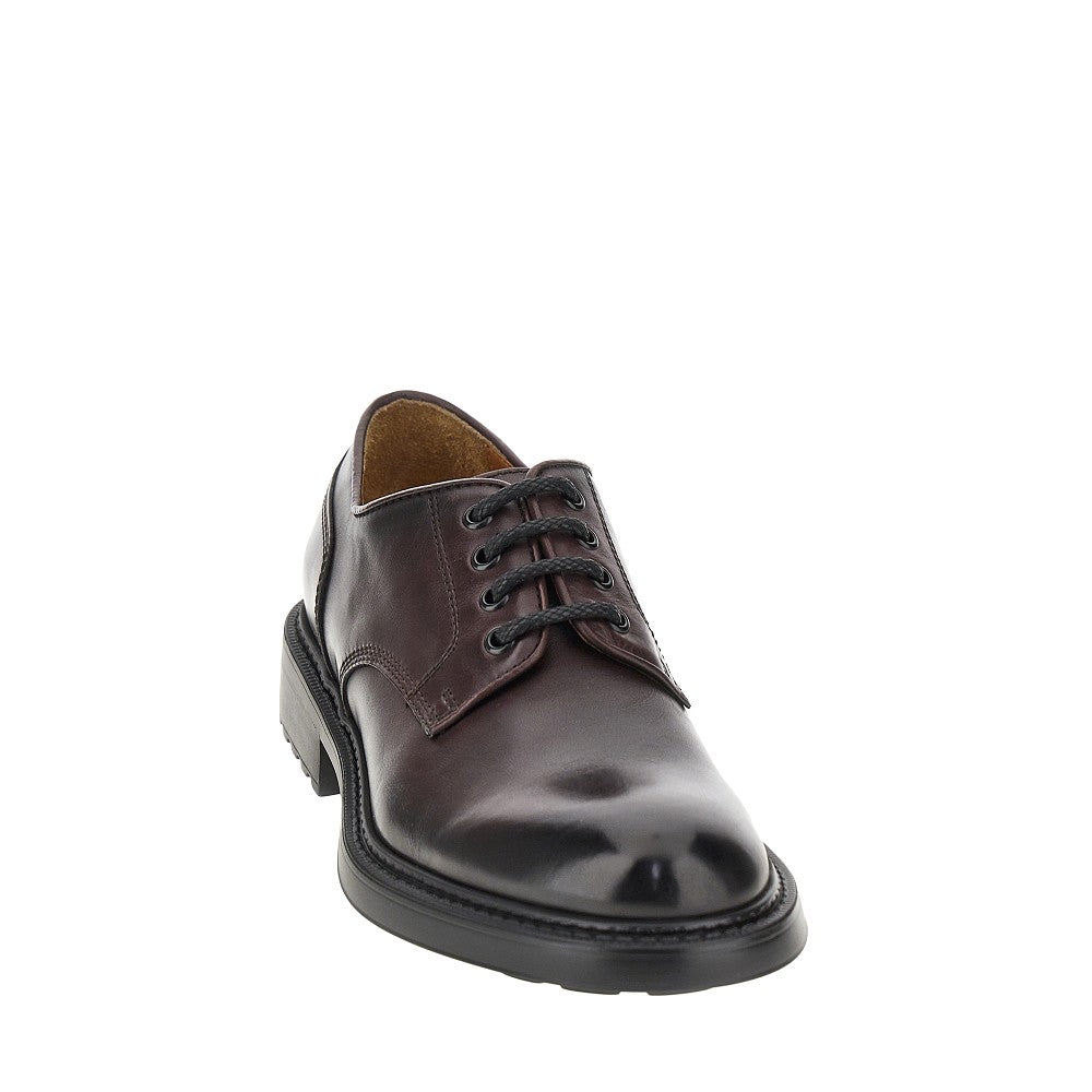 Stringate in pelle