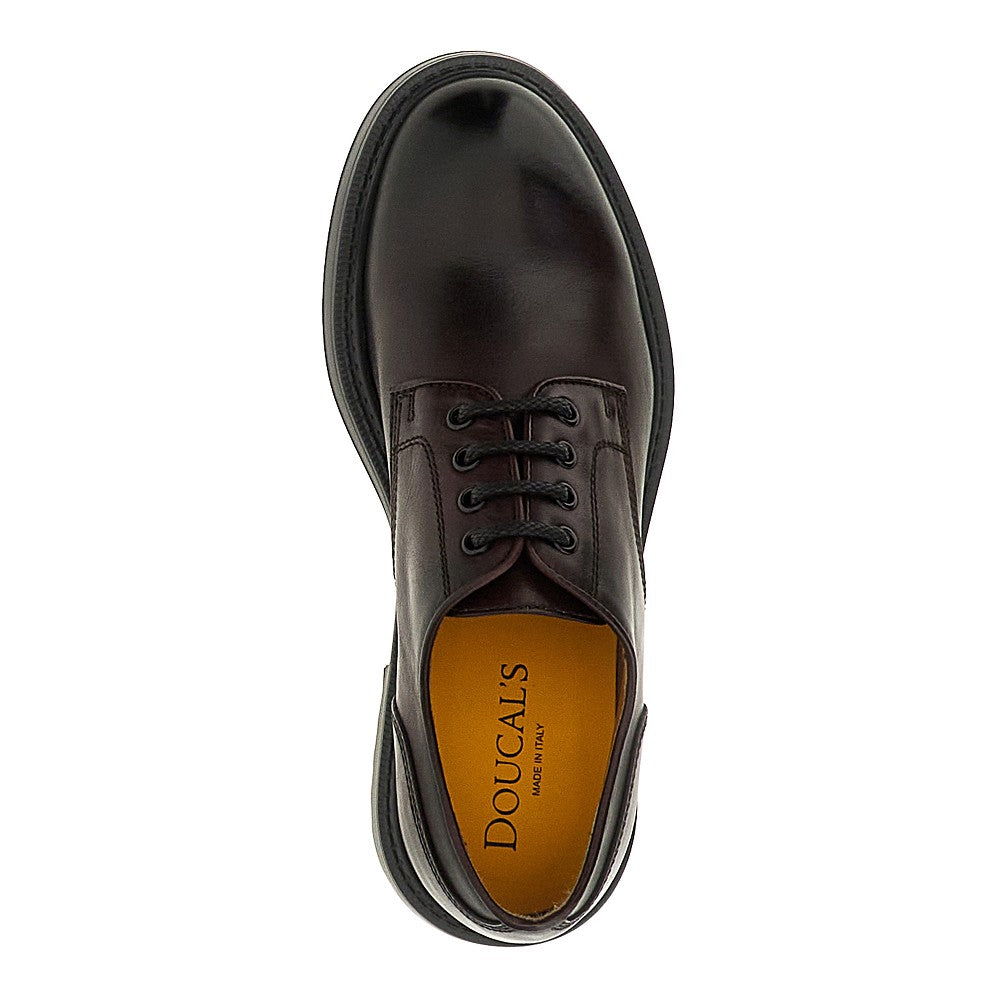 Stringate in pelle
