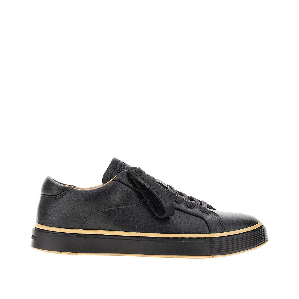 Sneakers in pelle con guardolo a contrasto
