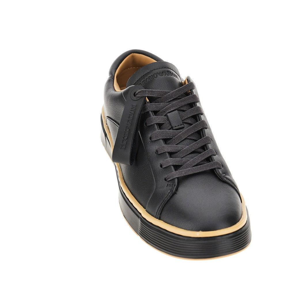 Sneakers in pelle con guardolo a contrasto