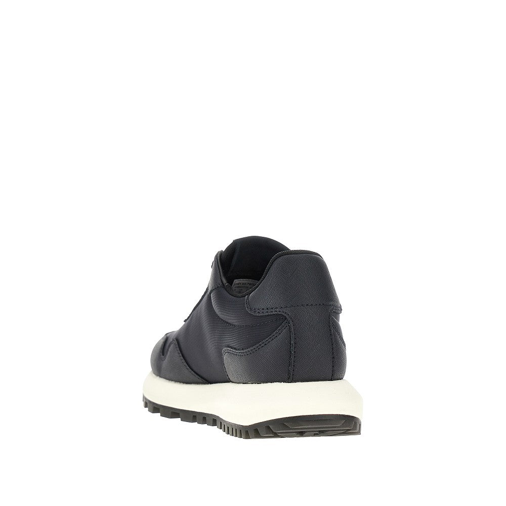 Sneakers in nylon riciclato ASV