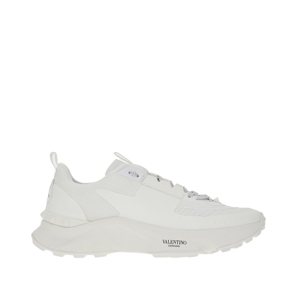 Low Top True Act sneakers