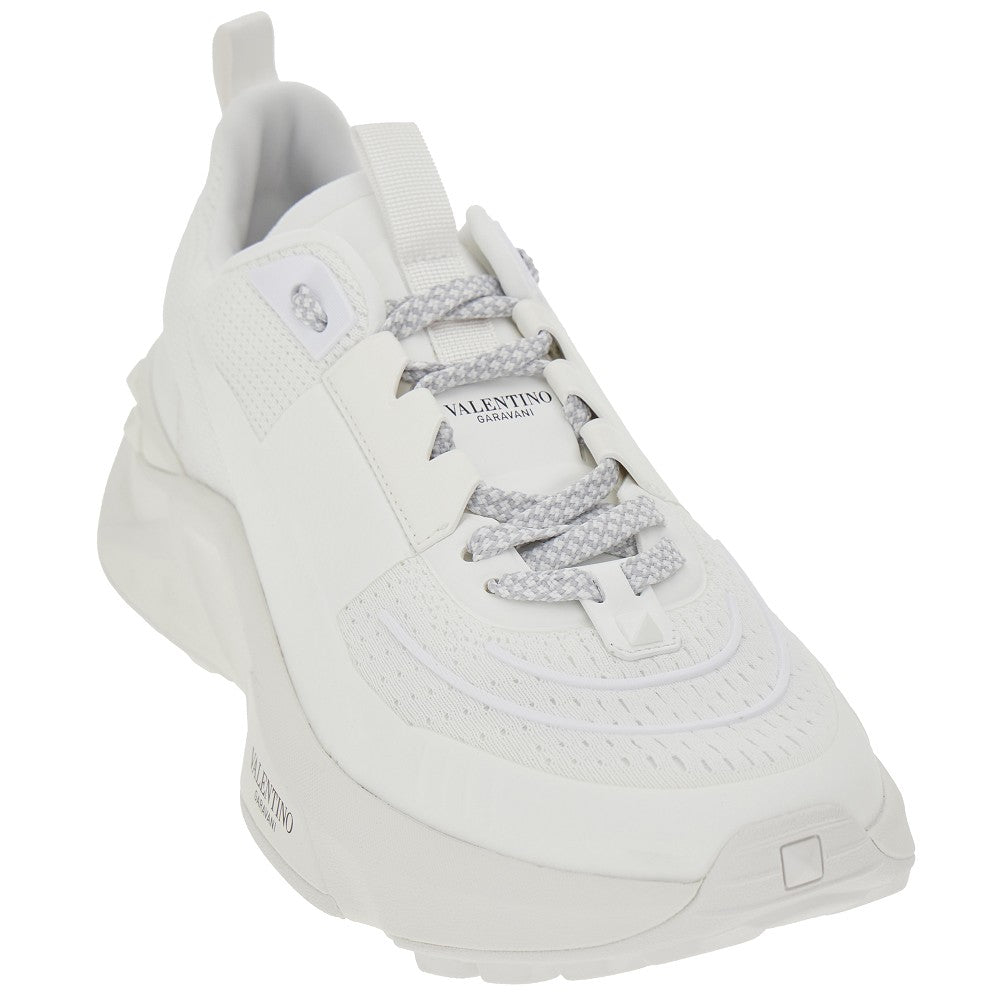 Low Top True Act sneakers