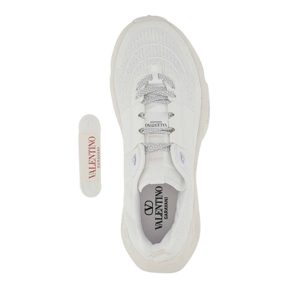 Low Top True Act sneakers