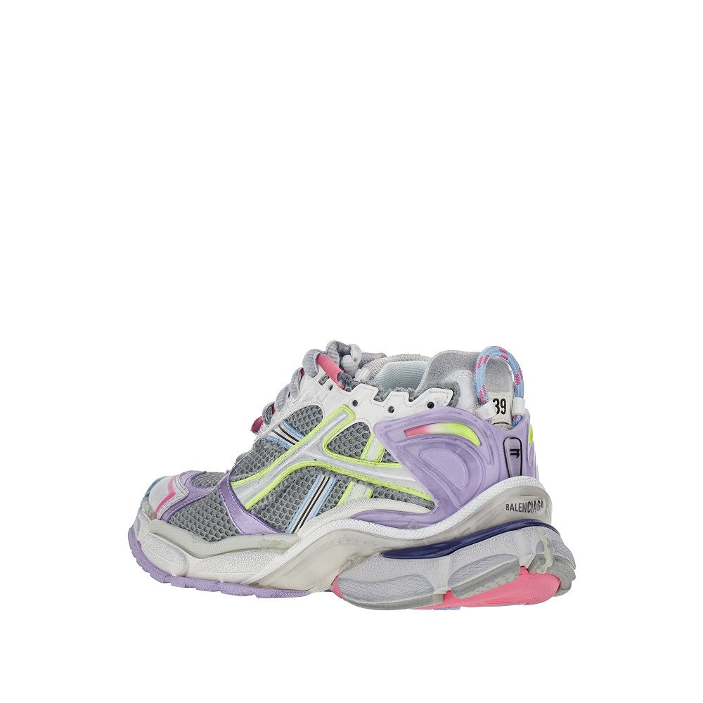 Runner sneakers