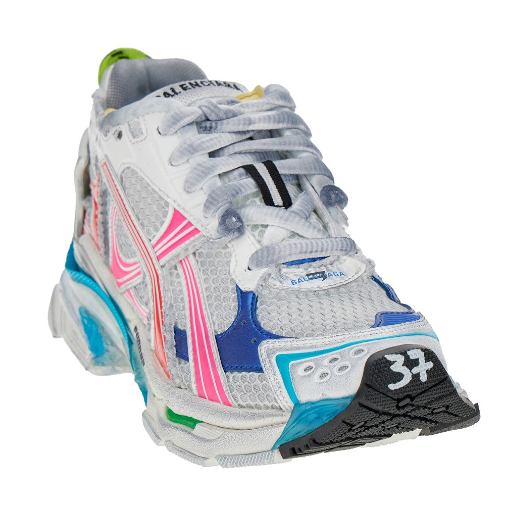 Runner sneakers