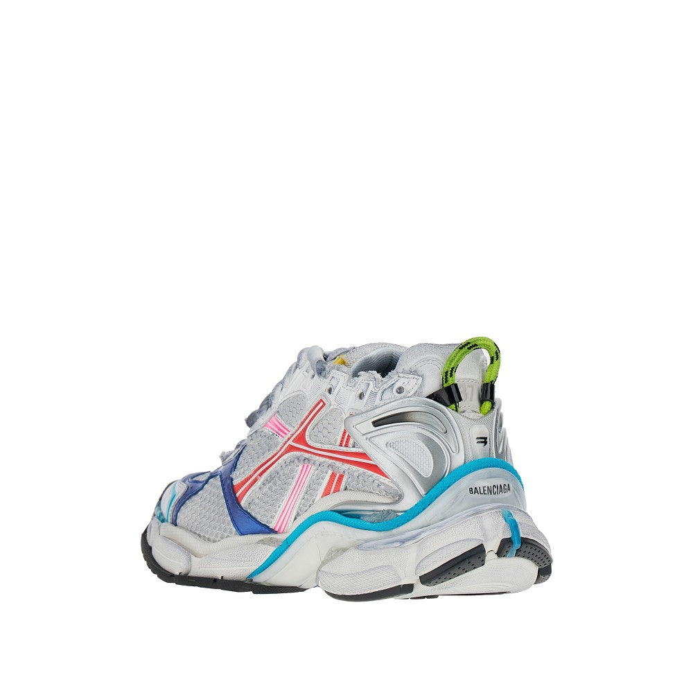 Runner sneakers