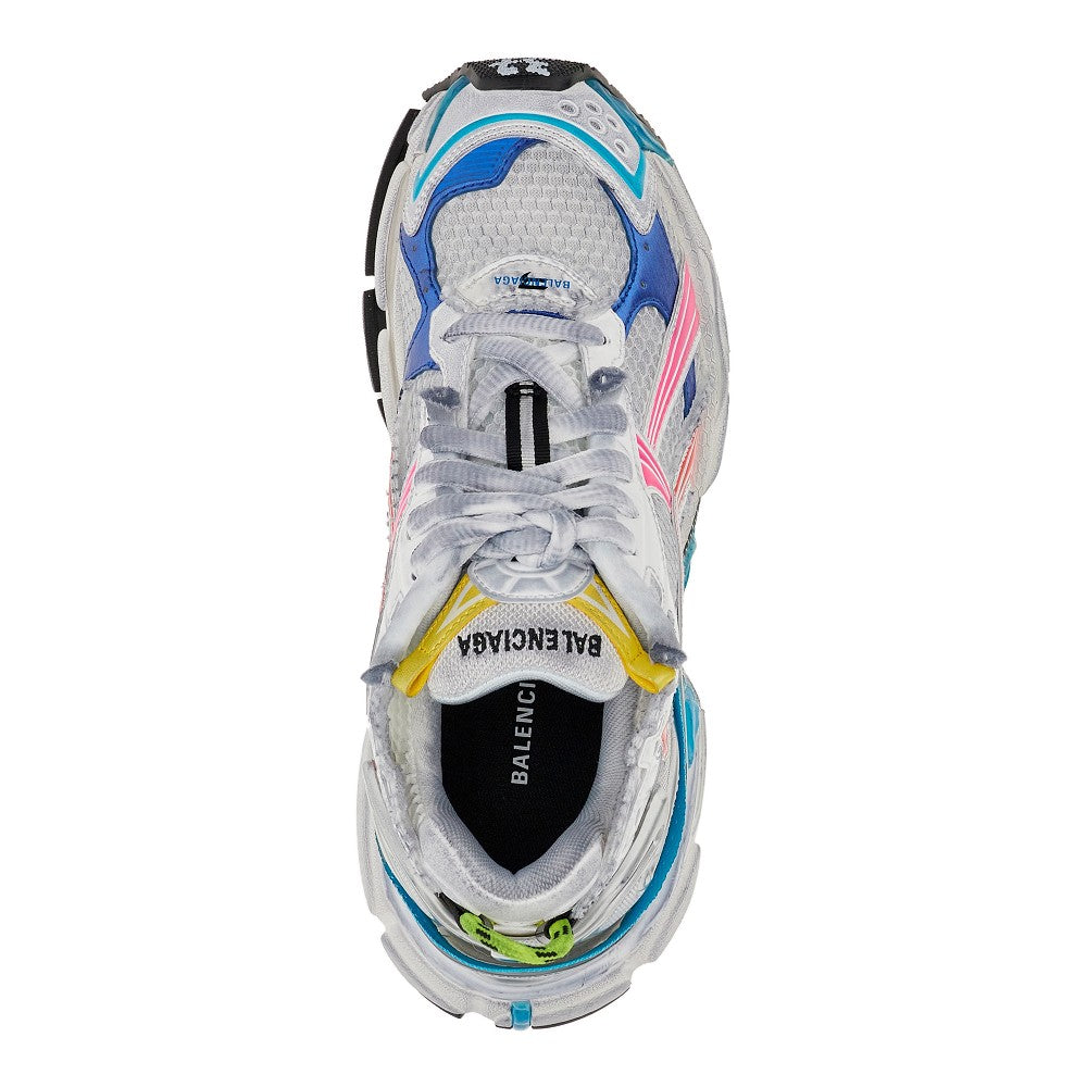 Runner sneakers