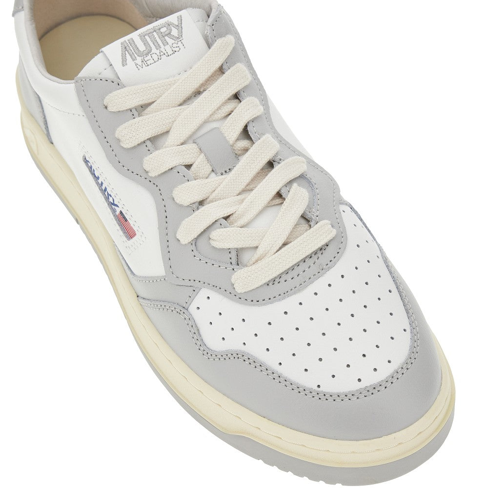 Sneakers Medalist Low