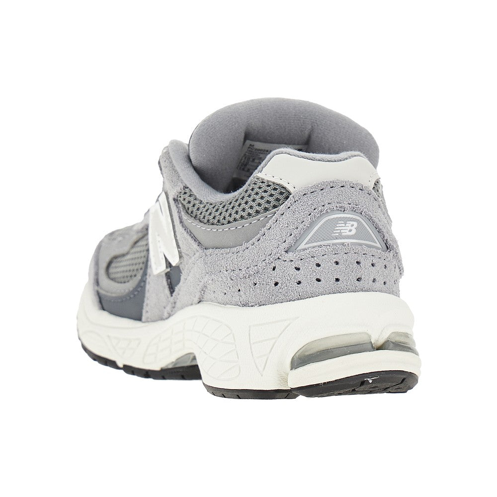 2002 R sneakers
