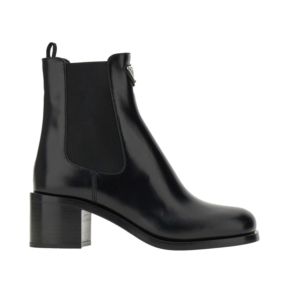 Spazzolato leather ankle boots with logo