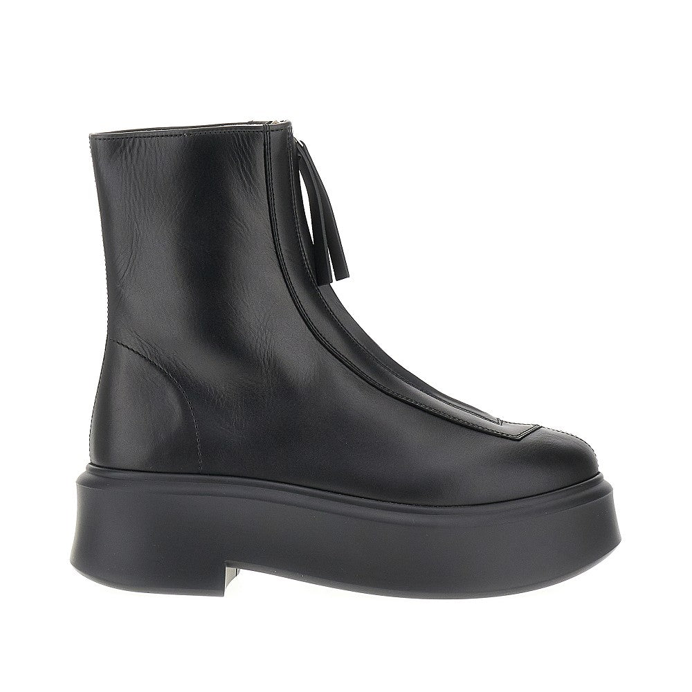 Leather Zipped boots