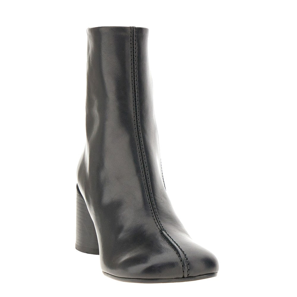 Leather ankle boots with anatomical toe