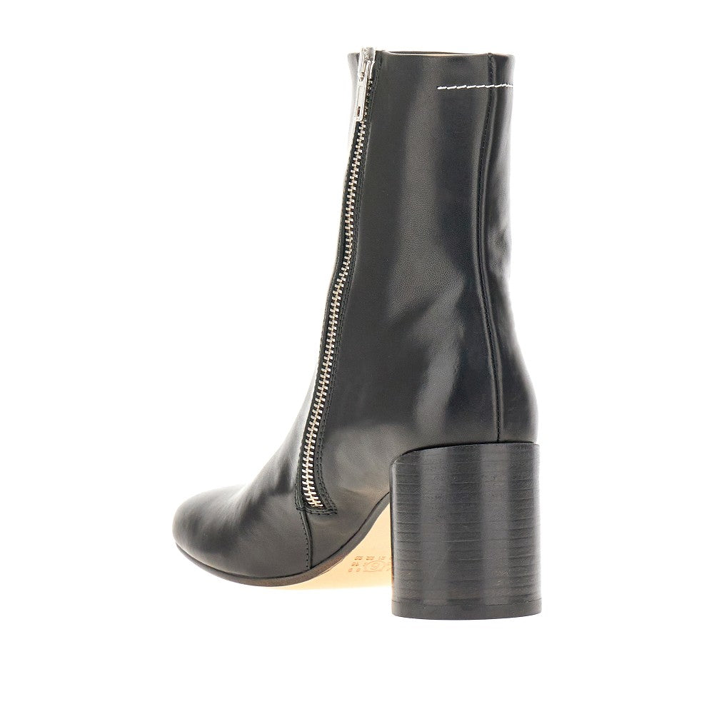 Leather ankle boots with anatomical toe