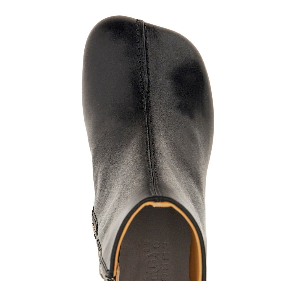 Leather ankle boots with anatomical toe