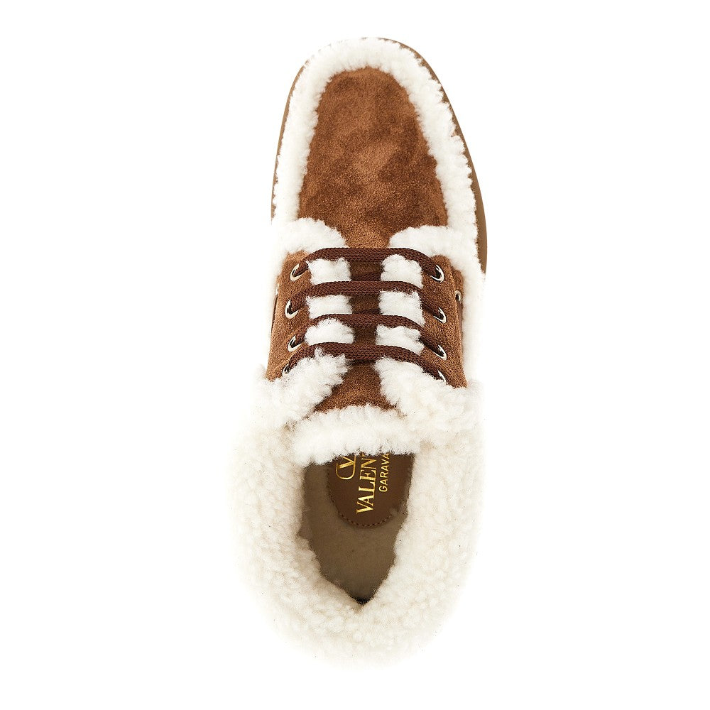 Scarponcino in suede e shearing