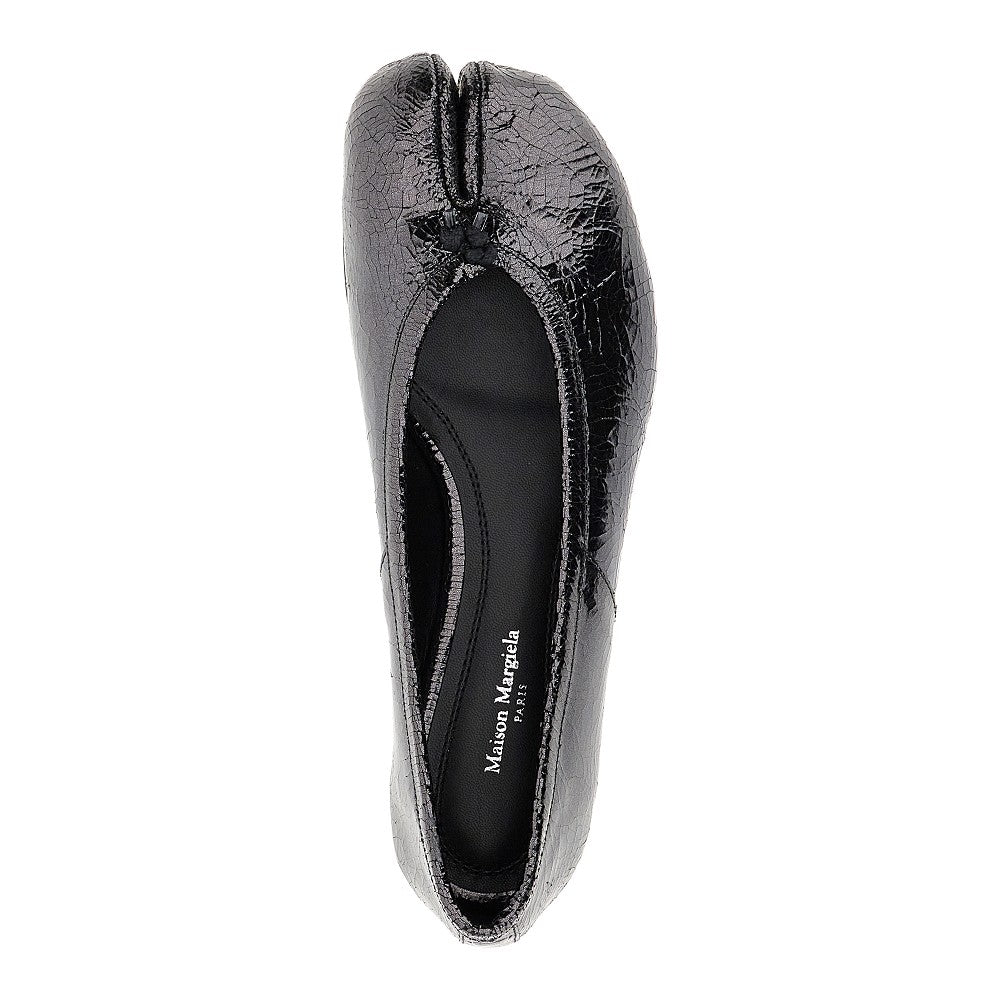 Cracked leather 'Tabi' ballerinas