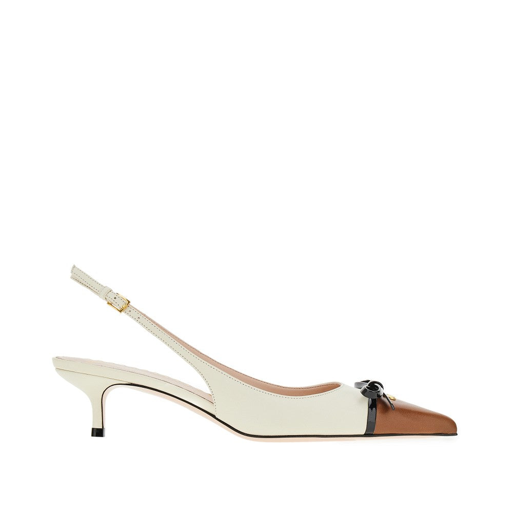 Décolleté slingback in nappa con fiocco