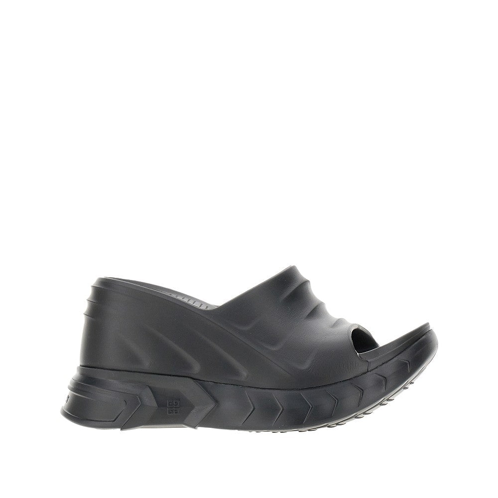 'Marshmallow' rubber slides