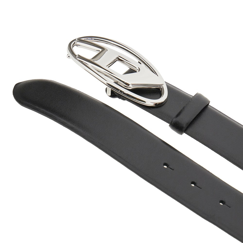 Cintura in pelle con fibbia Oval D