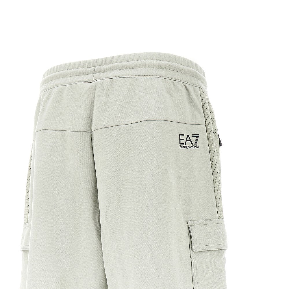 Cargo sweatshorts with mesh inserts