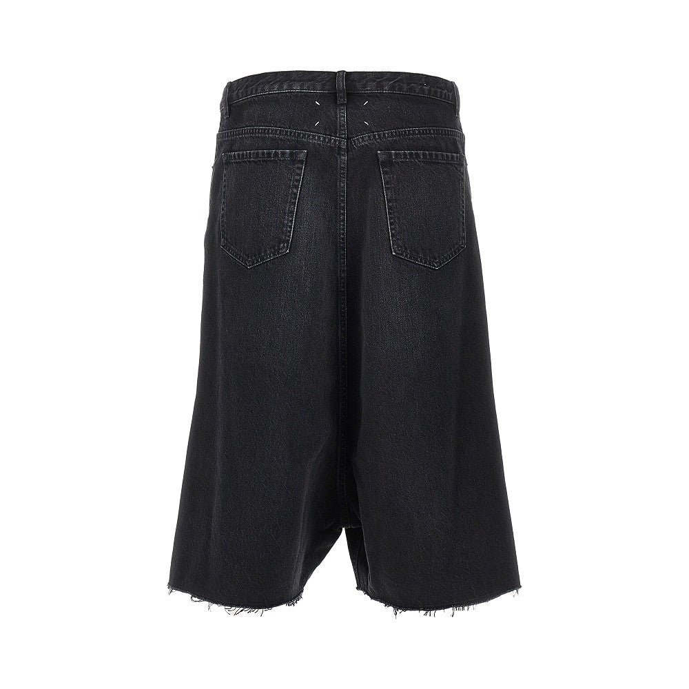 Bermuda in denim con cavallo sceso