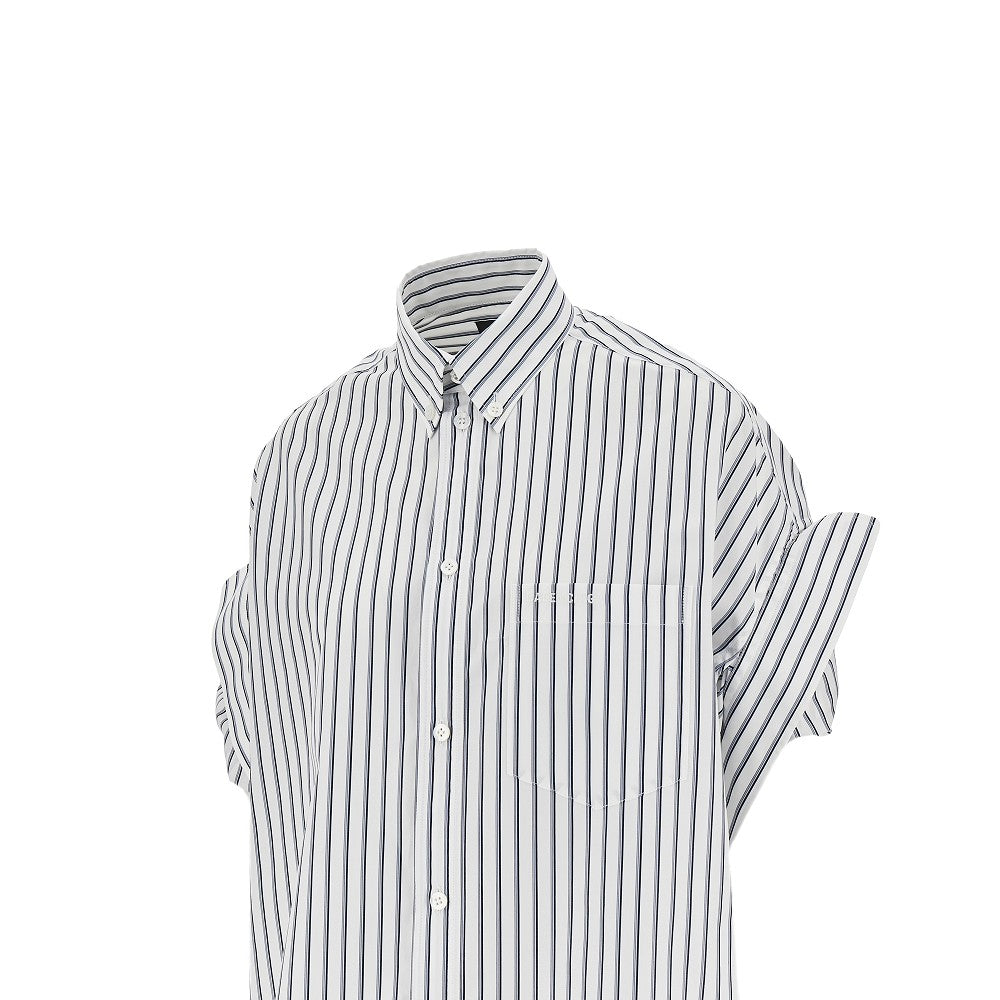 Oversized shirt with turned-up sleeves