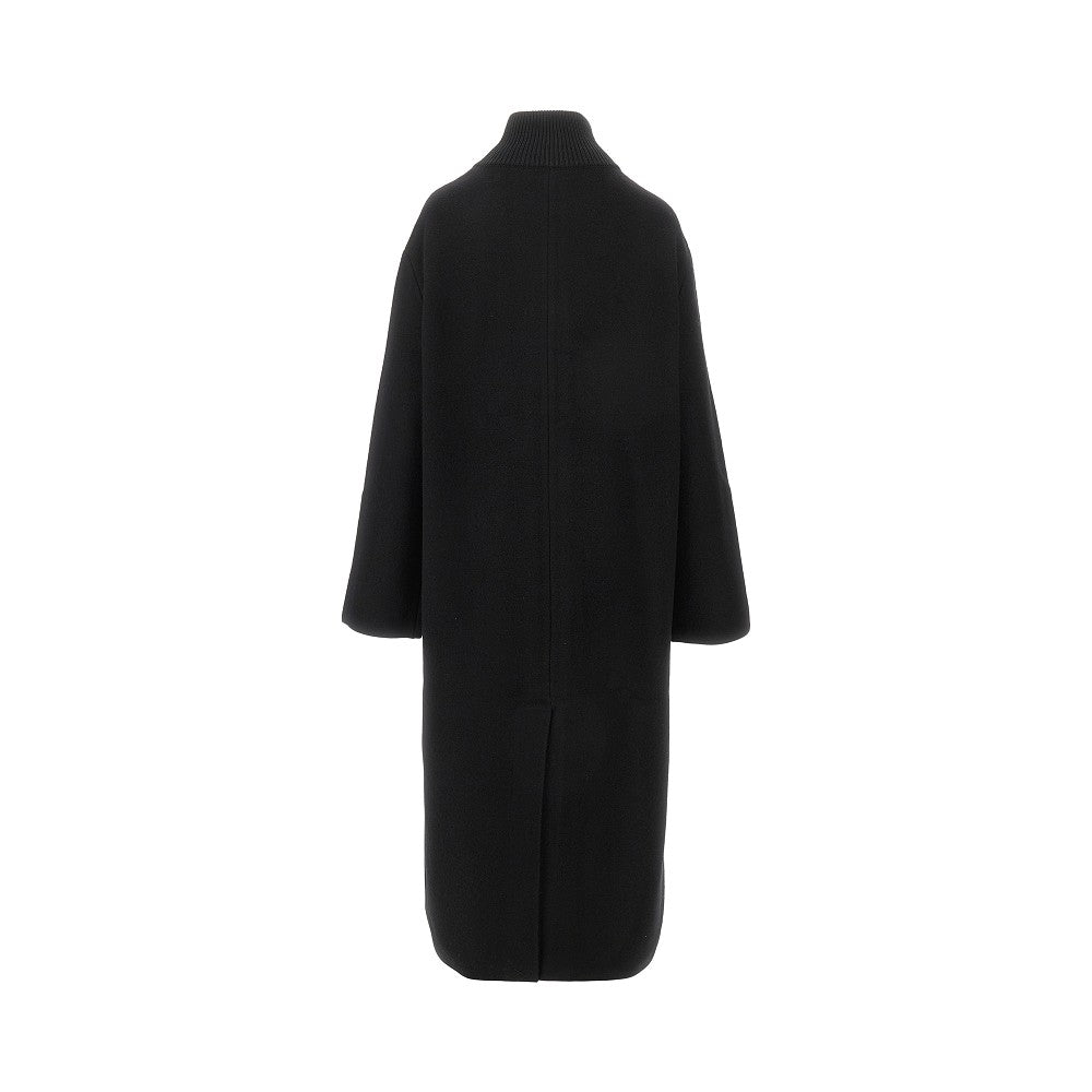Oversized cloth coat with knitted neck