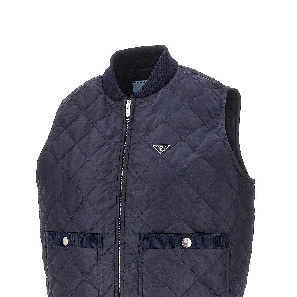 Gilet in Re-Nylon con logo triangolo