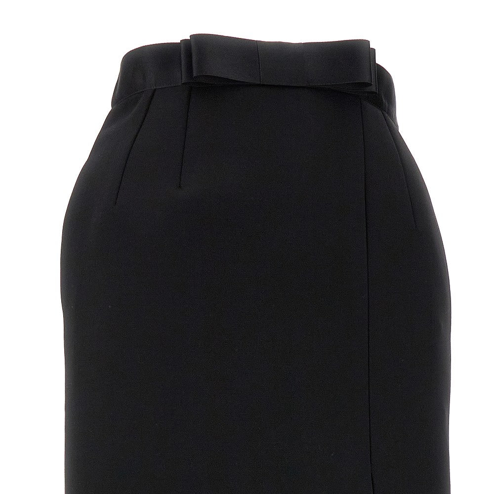 Knee-length skirt with side split