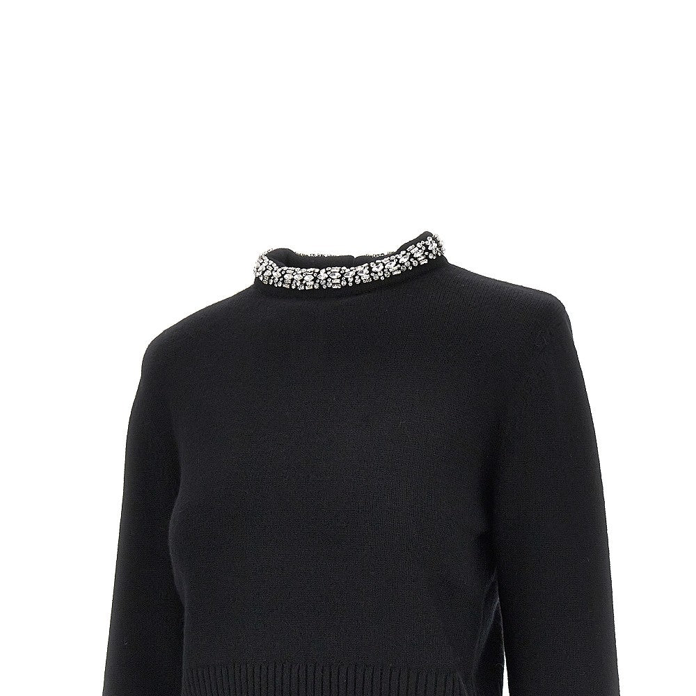 Pullover girocollo in maglia con cristalli