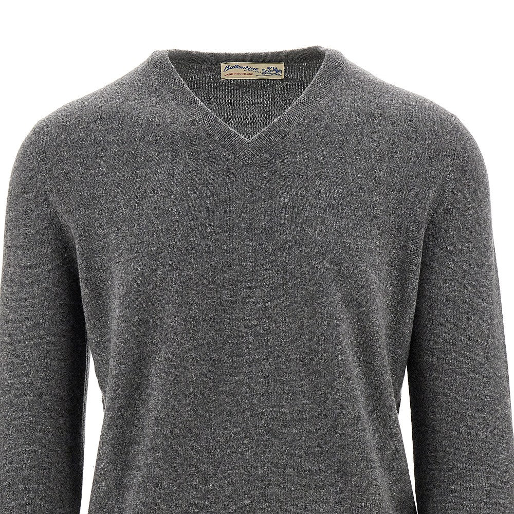 V-neck cashmere sweater