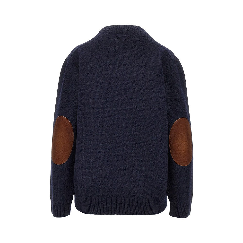 Pullover in lana con toppe in pelle