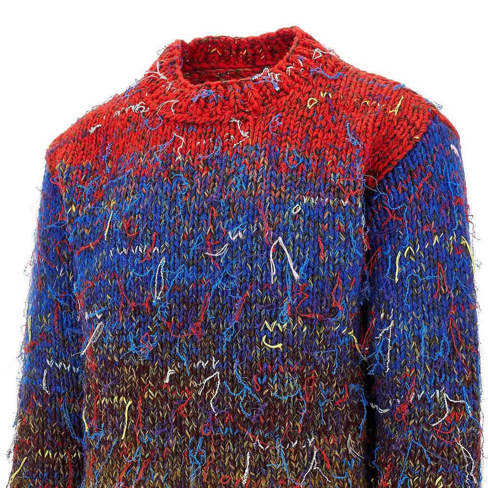 Pullover in misto lana realizzato a mano