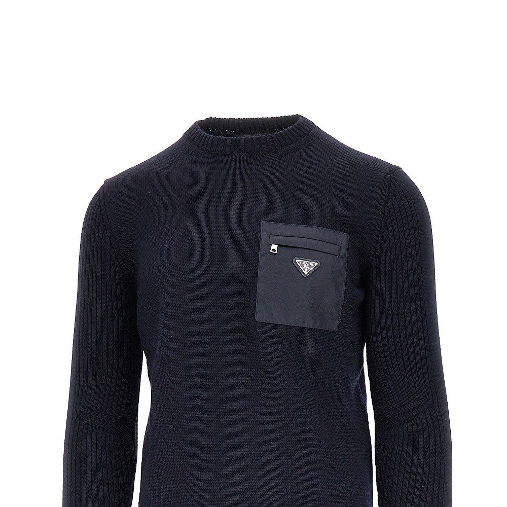 Pullover in lana con tasca in Re-Nylon